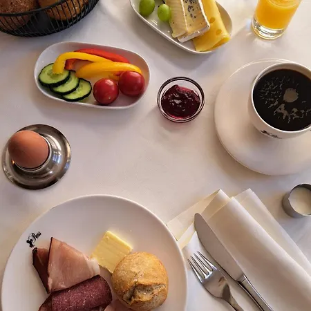 Otel Ross 4*